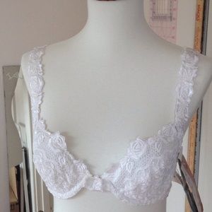 Bundle of 2 new bras 32B